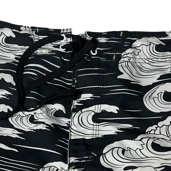Nike Men's Size 36 Swim Trunks Shorts Balck & white‎ Wave Print - Picture 3 of 10